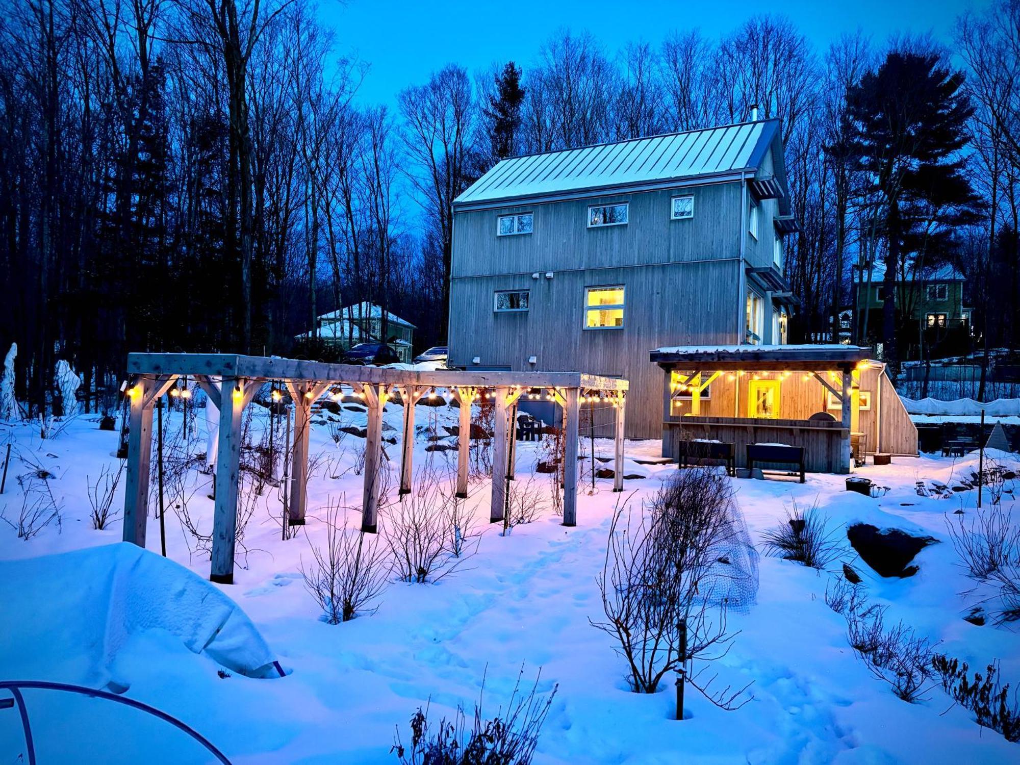Le Camp Cache Shefford Bed & Breakfast Exterior photo